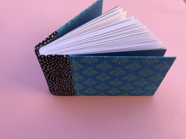 Libreta de piel con papel